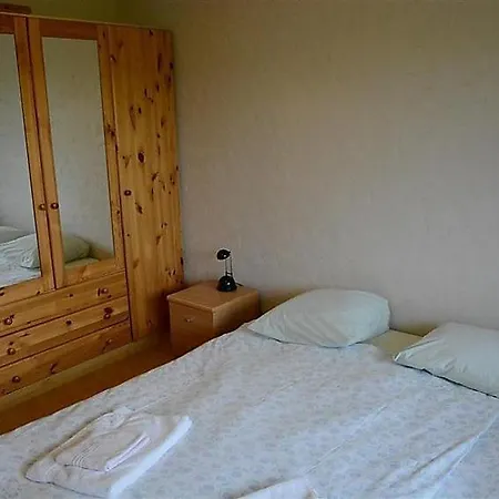 Apartment Schonried Sleeps 12 Wifi